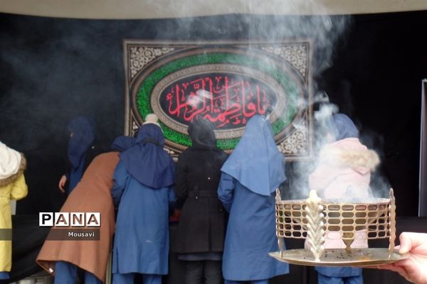 برگزاری ایستگاه صلواتی در دبیرستان فرزانگان 4 منطقه 13