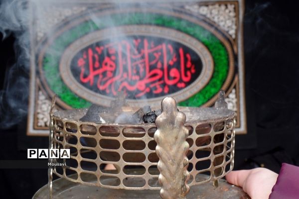 برگزاری ایستگاه صلواتی در دبیرستان فرزانگان 4 منطقه 13