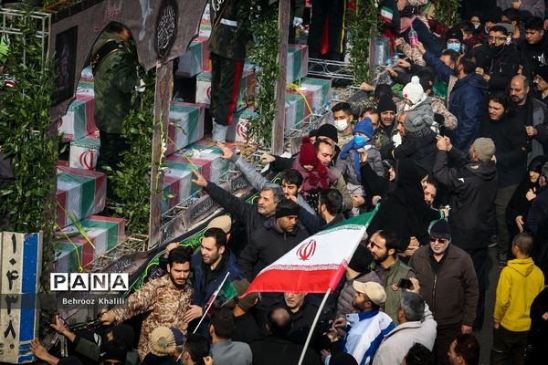 تشییع پیکر ۲۰۰ شهید گمنام دفاع مقدس در تهران
