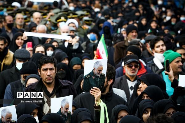 تشییع پیکر ۲۰۰ شهید گمنام دفاع مقدس در تهران