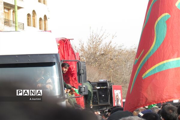تشییع پیکر پاک شهدا گمنام در سالروز شهادت حضرت زهرا (س) در اصفهان