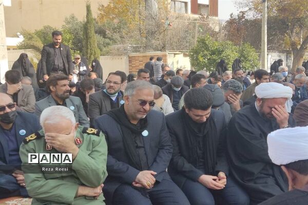 مراسم تشییع شهید گمنام دانش‌آموز در روز شهادت حضرت فاطمه (س) در فارس