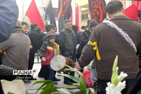 مراسم تشییع شهید گمنام دانش‌آموز در روز شهادت حضرت فاطمه (س) در فارس