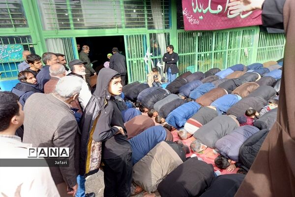 تشییع پیکر پاک شهدا گمنام در سالروز شهادت حضرت زهرا (س) در اصفهان -٢
