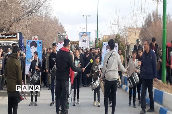 تشییع و تدفین شهید رحمان خسروانیان در قادرآباد