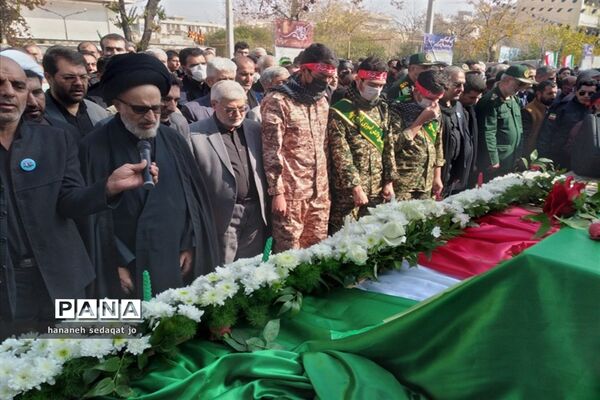 مراسم تشییع شهید گمنام دانش‌آموز در روز شهادت حضرت فاطمه (س) در فارس