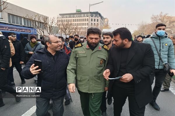 تشییع پیکر مطهر ٢٠٠ شهید گمنام در تهران