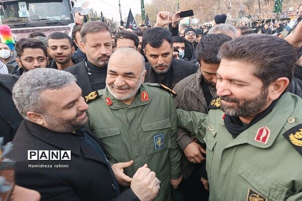تشییع پیکر مطهر ٢٠٠ شهید گمنام در تهران