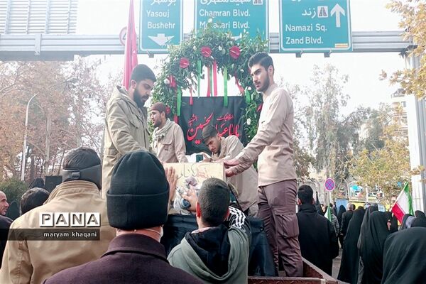 تشییع هشت شهید گمنام در شیراز