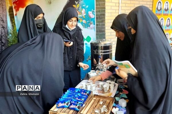 ایستگاه صلواتی در مدرسه شاهد نجابت بوشهر
