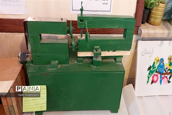 نمایشگاه دست‌سازه‌های کار و فناوری دبیرستان جلیل افشار نژاد