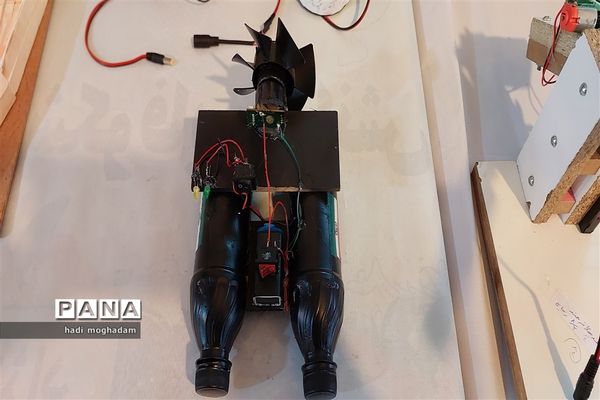 نمایشگاه دست‌سازه‌های کار و فناوری دبیرستان جلیل افشار نژاد