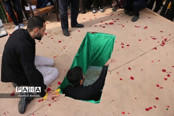 تشییع و خاکسپاری شهید گمنام 16 ساله در دانشگاه فرهنگیان قم