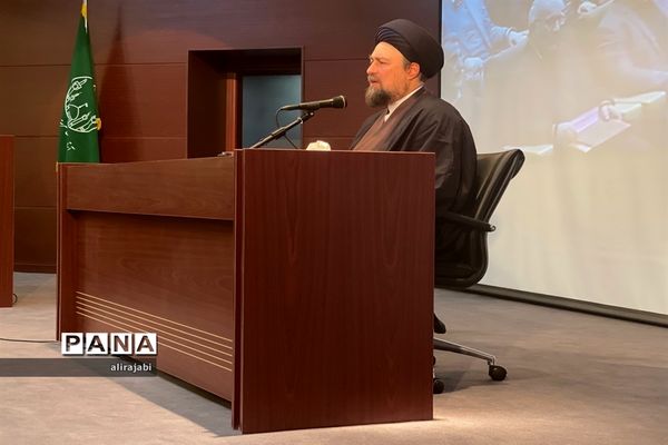 تجدیدمیثاق با اامام راحل در سالروز تاسیس نهضت سواد‌آموزی