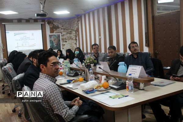 نشست هم‌اندیشی مدیران سازمان دانش آموزی مناطق شهرتهران