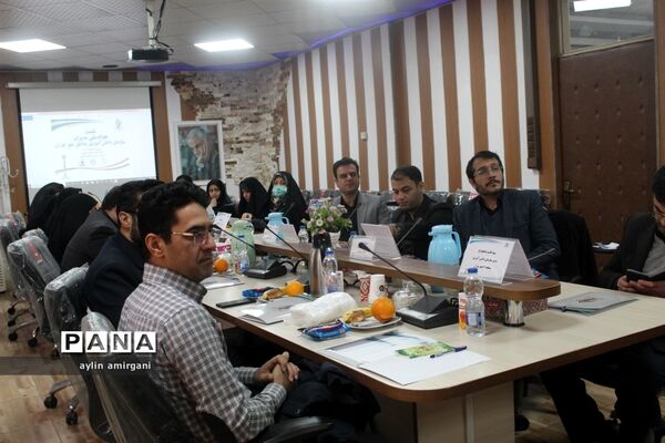 نشست هم‌اندیشی مدیران سازمان دانش آموزی مناطق شهرتهران