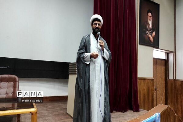 همایش دانش‌آموزان تراز انقلاب اسلامی در بوشهر