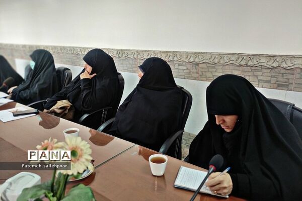 برگزاری جلسه توانمند‌سازی روحانیون طرح امین  در قرچک