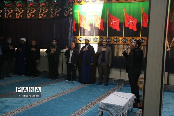 وداع کارکنان آموزش و پرورش ناحیه یک قم با پیکر شهید گمنام
