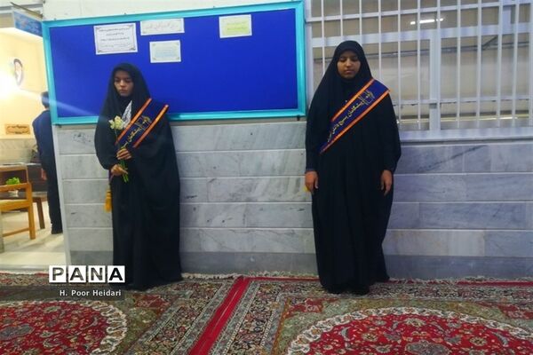 وداع کارکنان آموزش و پرورش ناحیه یک قم با پیکر شهید گمنام