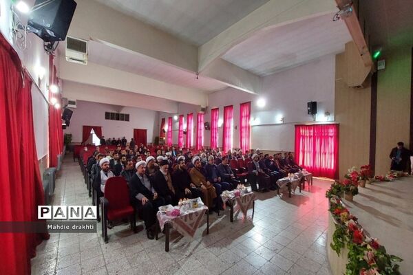نشست روشنگری یوم الله ۹ دی در شهرستان بهارستان
