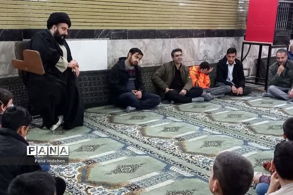 جلسات معرفتی و قرآنی امام‌جمعه رودهن با نوجوانان و جوانان
