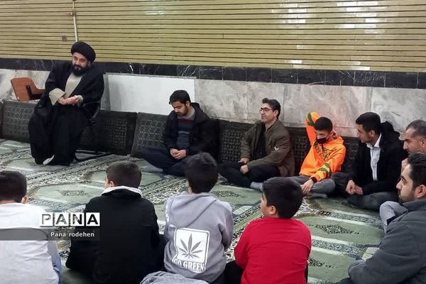 جلسات معرفتی و قرآنی امام‌جمعه رودهن با نوجوانان و جوانان