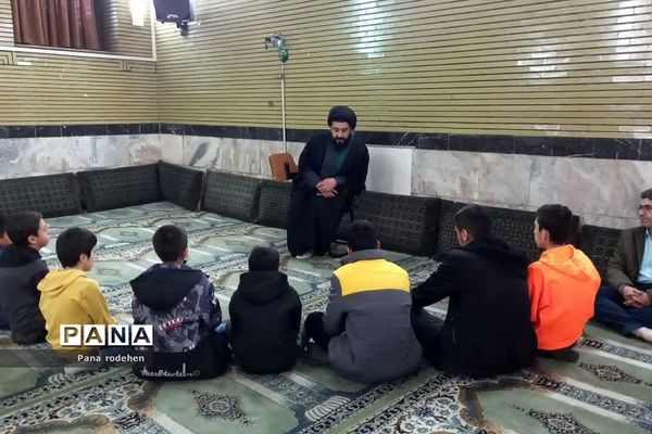 جلسات معرفتی و قرآنی امام‌جمعه رودهن با نوجوانان و جوانان