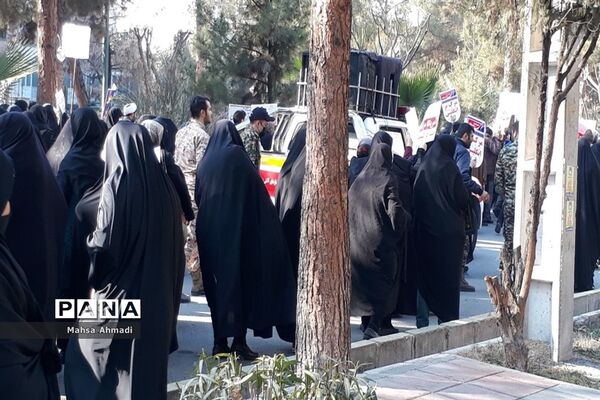 حضور پرشور و انقلابی مردم همیشه در صحنه  ۹دی در رباط کریم