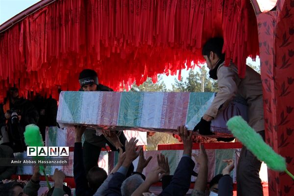 زمستان نایین با حضور کاروان اهالی بهشت، بهاری شد