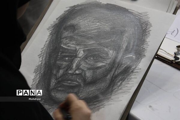 مسابقه نقاشی دانش‌آموزی در سالگرد شهادت حاج قاسم سلیمانی