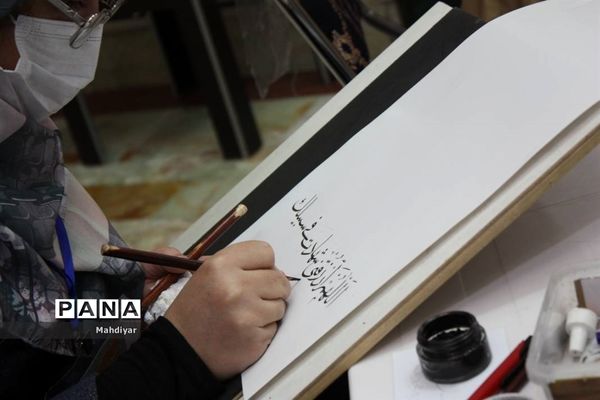 مسابقه نقاشی دانش‌آموزی در سالگرد شهادت حاج قاسم سلیمانی