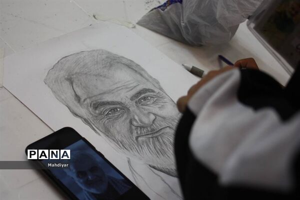 مسابقه نقاشی دانش‌آموزی در سالگرد شهادت حاج قاسم سلیمانی