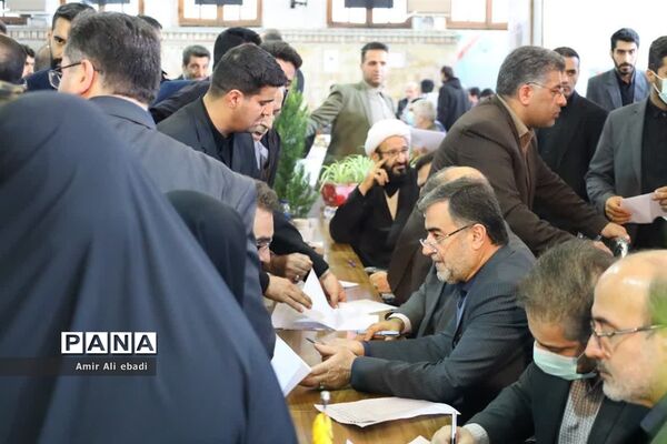 میز خدمت استاندار و مدیران دستگاه اجرایی استان مازندران