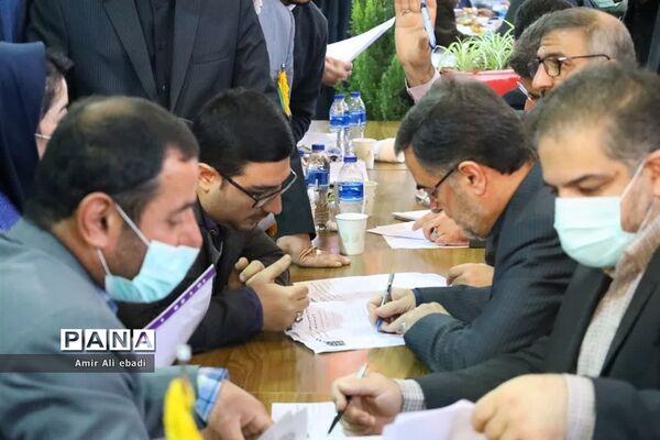 میز خدمت استاندار و مدیران دستگاه اجرایی استان مازندران