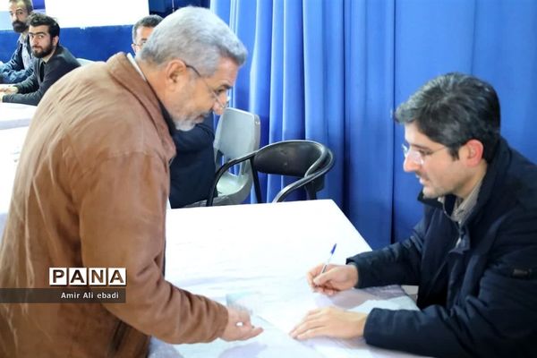 میز خدمت استاندار و مدیران دستگاه اجرایی استان مازندران