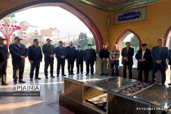 گلباران مزار شهدای گمنام در مصلی امام خمینی(ره) پاکدشت
