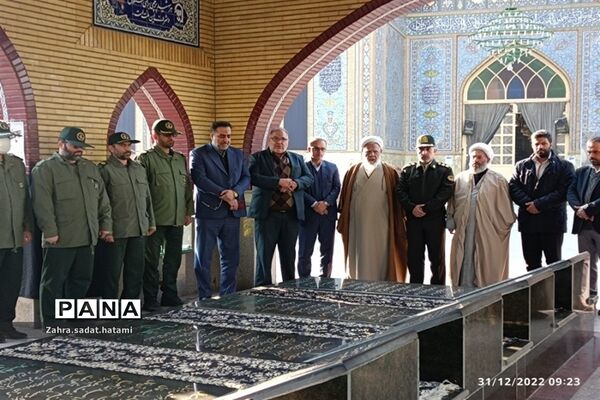 گلباران مزار شهدای گمنام در مصلی امام خمینی(ره) پاکدشت