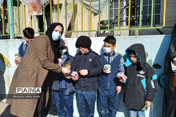 مراسم بزرگداشت شهادت حاج قاسم سلیمانی در دبستان ایمان رودهن