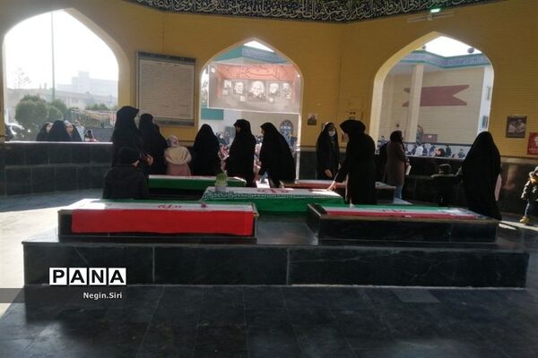 تشییع پیکر مقدس دو شهید دفاع مقدس در شهرک شهید نامجو پاکدشت
