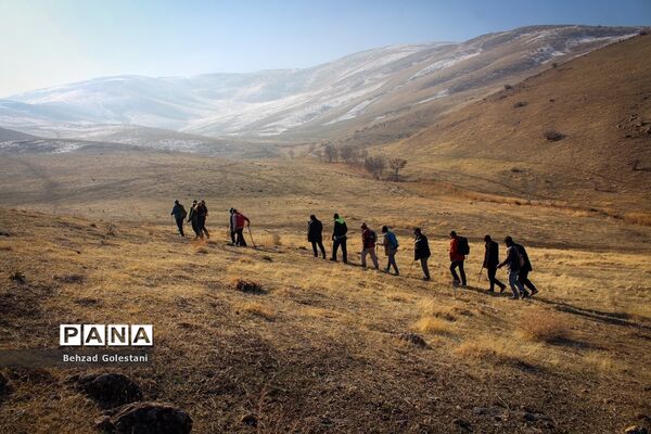 کوهپیمایی مربیان سازمان دانش‌آموزی آذربایجان غربی