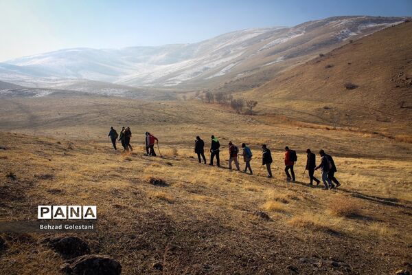 کوهپیمایی مربیان سازمان دانش‌آموزی آذربایجان غربی