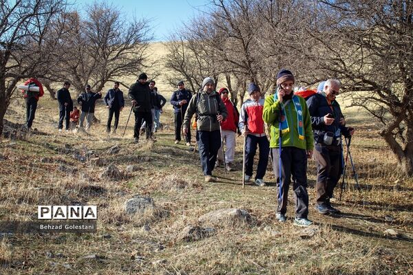 کوهپیمایی مربیان سازمان دانش‌آموزی آذربایجان غربی