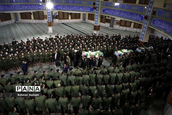تشییع پیکر سه شهید گمنام در دانشگاه افسری امام علی(ع)