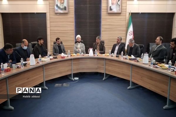 برگزاری نشست موسسان مدارس غیردولتی در صفادشت