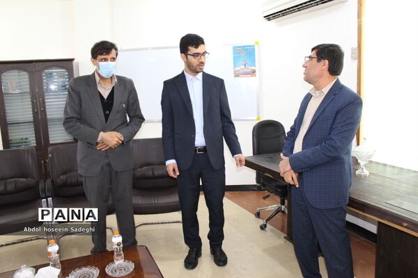 دیدار دانش‌آموزان تشکل‌های دانش‌آموزی با رئیس و کارکنان نهضت سوادآموزی استان بوشهر