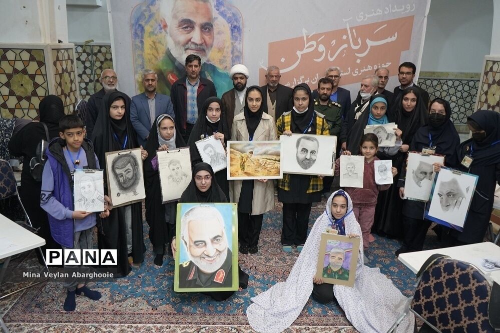 رویداد هنری با برگزاری نمایشگاه عکس و پوستر حاج قاسم سلیمانی در پیشوا