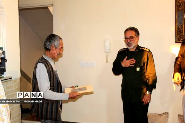 دیدار فرماندهان بسیج فشافویه با خانواده شهدای مدافع حرم