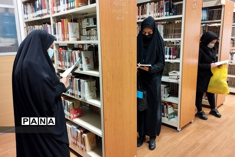 بازدید از کتابخانه فرهنگ‌سرای قلم در بهارستان2