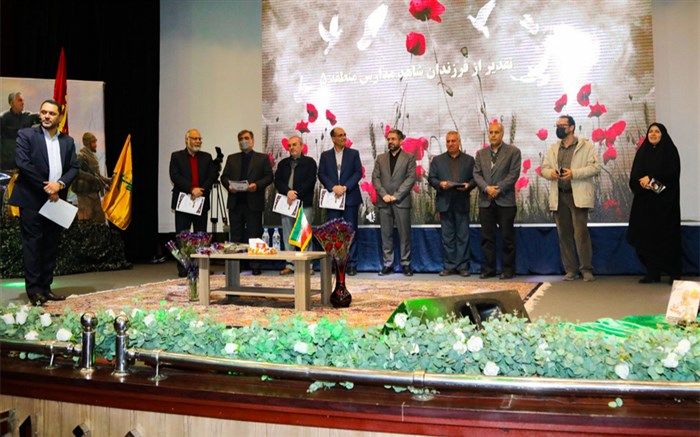 شهید سلیمانی شخصیتی بی‌بدیل و خدایی بود